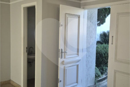 Sobrado à venda com 4 quartos, sendo 2 suítes, em Jardim Virginia Bianca, São Paulo, SP
