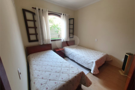 Casa à venda com 4 quartos, sendo 1 suíte, no condomínio Parque São Gabriel, Itatiba - SP