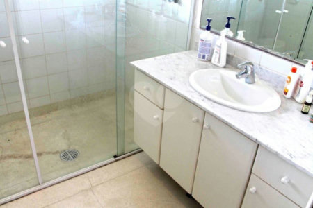 Casa à venda com 3 quartos, sendo 1 suíte, em Guarapiranga, São Paulo, SP