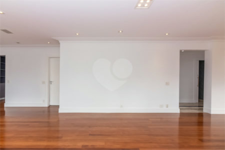 Apartamento à venda com 3 suítes em Alto da Boa Vista, São Paulo, SP