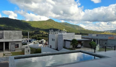Casa à venda com 3 suítes em Loteamento Greenfield, Atibaia, SP