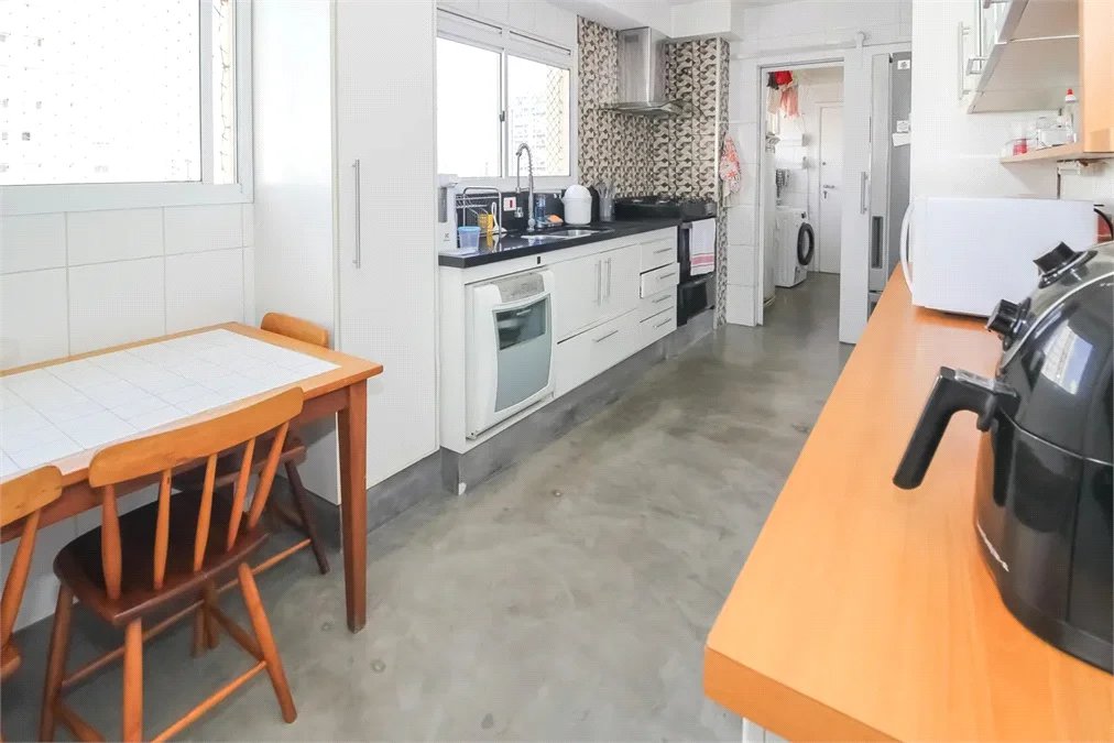 Apartamento à venda com 4 quartos, sendo 3 suítes, em Vila Romana, São Paulo, SP