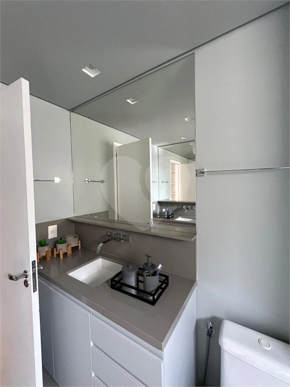 Apartamento à venda com 3 quartos, sendo 2 suítes, em Cerqueira César, São Paulo, SP