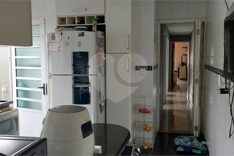 Sobrado à venda com 3 quartos, sendo 1 suíte, em Vila Constança, São Paulo, SP