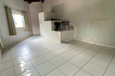 Casa à venda com 5 quartos, sendo 3 suítes,  em Jardim Novo Aeroporto, Três Lagoas, MS