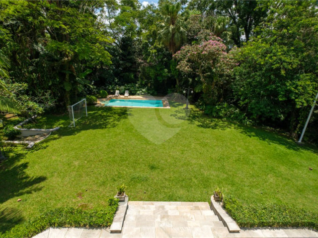Casa à venda com 5 suítes no condomínio Chácara Flora, São Paulo - SP