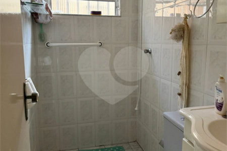 Casa à venda com 2 quartos no condomínio Residencial Bari, Itaquaquecetuba - SP