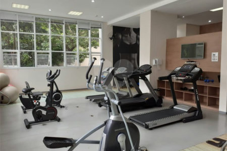 Apartamento à venda com 3 quartos, sendo 1 suíte,  em Vila Leonor, São Paulo, SP