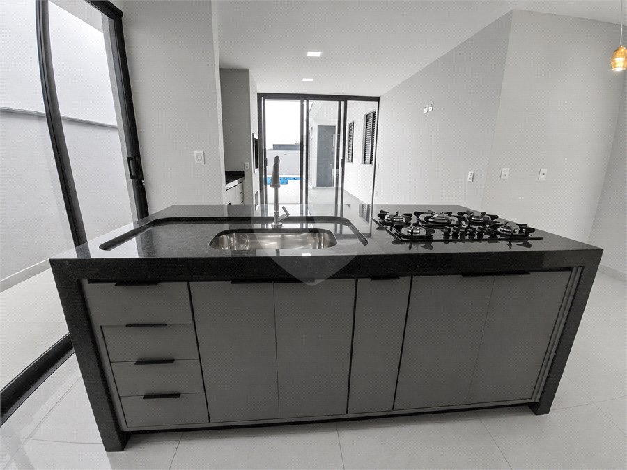 Casa à venda com 3 suítes no condomínio Renaissance, Sorocaba - SP
