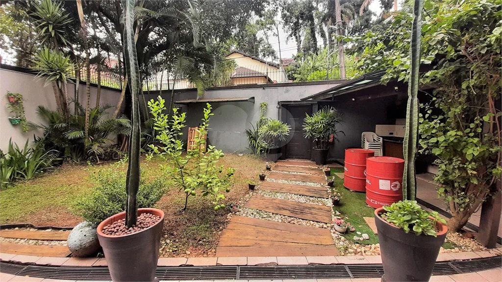 Vende-se Casa incrível no Jardim Prudência!