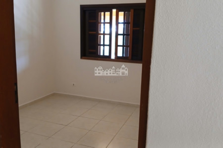 Casa para alugar com 3 quartos, sendo 1 suíte, em Vila Petrópolis, Atibaia, SP
