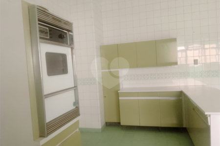 Apartamento à venda com 4 quartos, sendo 1 suíte, em República, São Paulo, SP