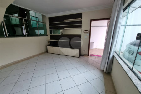 Casa à venda ou para alugar com 3 quartos, sendo 1 suíte,  em Bosque da Saúde, São Paulo, SP