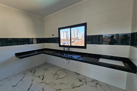 Casa à venda com 3 quartos, sendo 1 suíte, em Maracanã, Praia Grande, SP