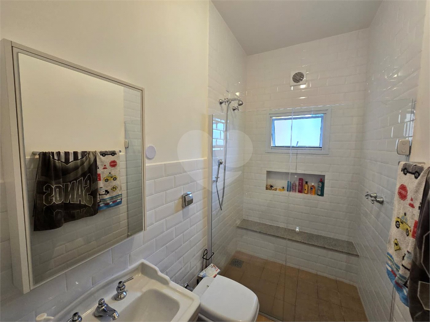 Casa à venda com 3 quartos, sendo 1 suíte,  no condomínio Golden Ville, Itapetininga - SP