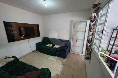 Casa com edícula no Abdelnur.