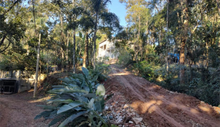 Sobrado à venda com 5 quartos, sendo 4 suítes,  em Serra da Cantareira, Mairiporã, SP