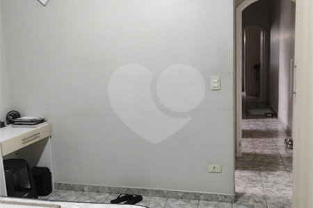 Casa à venda com 4 quartos, sendo 1 suíte, em Jardim Leila, Guarulhos, SP