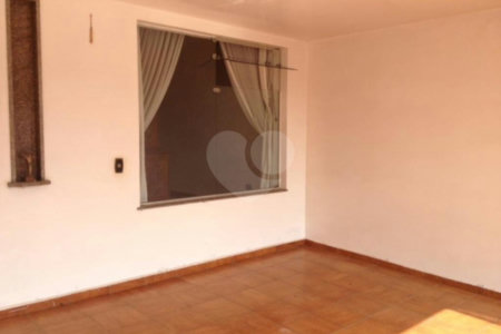 Sobrado à venda com 4 quartos, sendo 2 suítes, em Vila Madalena, São Paulo, SP