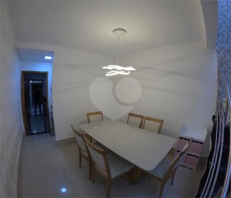 Sobrado à venda com 3 quartos, sendo 1 suíte, em Vila Lúcia, São Paulo, SP