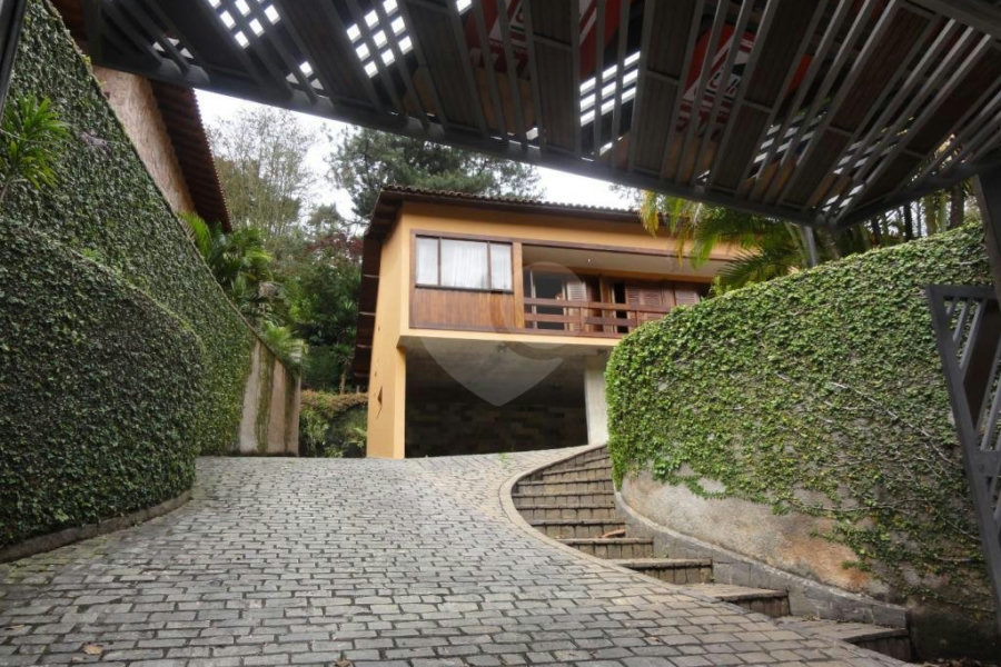 Sobrado à venda com 5 suítes em Tremembé, São Paulo, SP