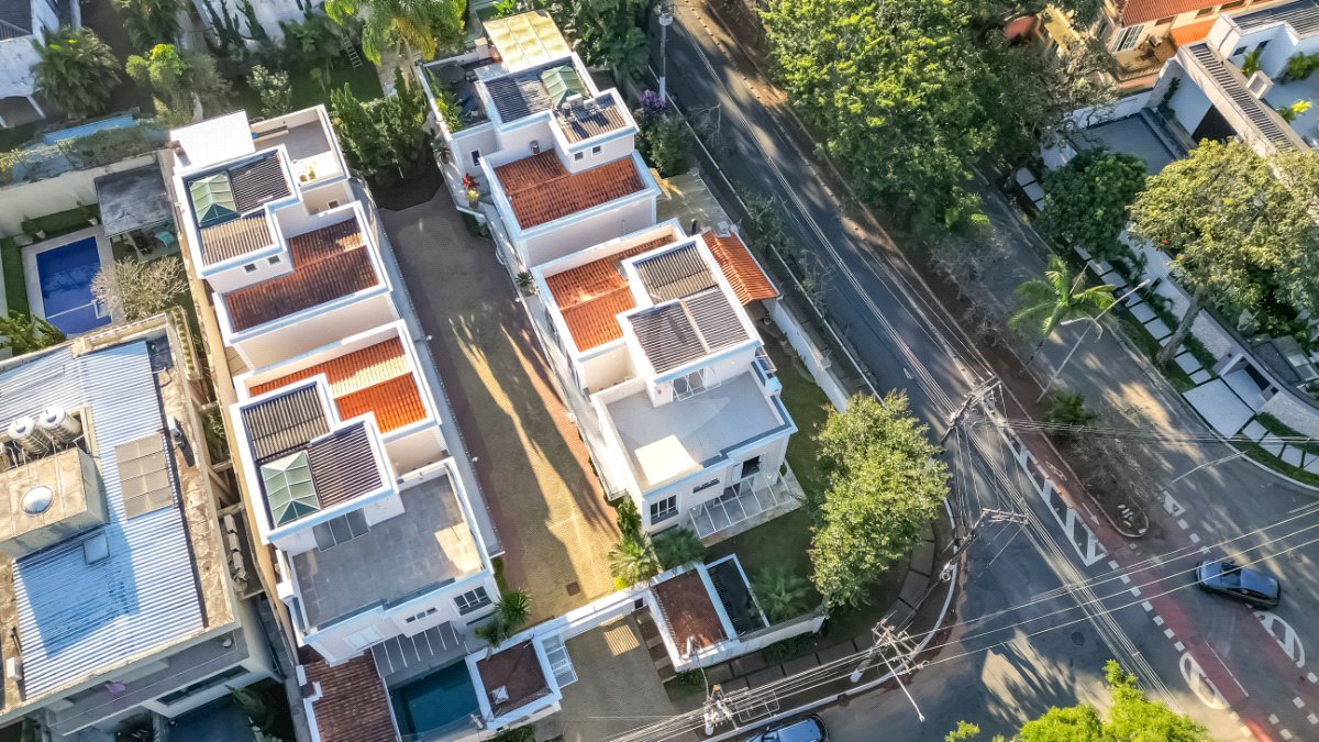 Casa à venda com 4 quartos, sendo 2 suítes, no condomínio Stephanie, São Paulo - SP