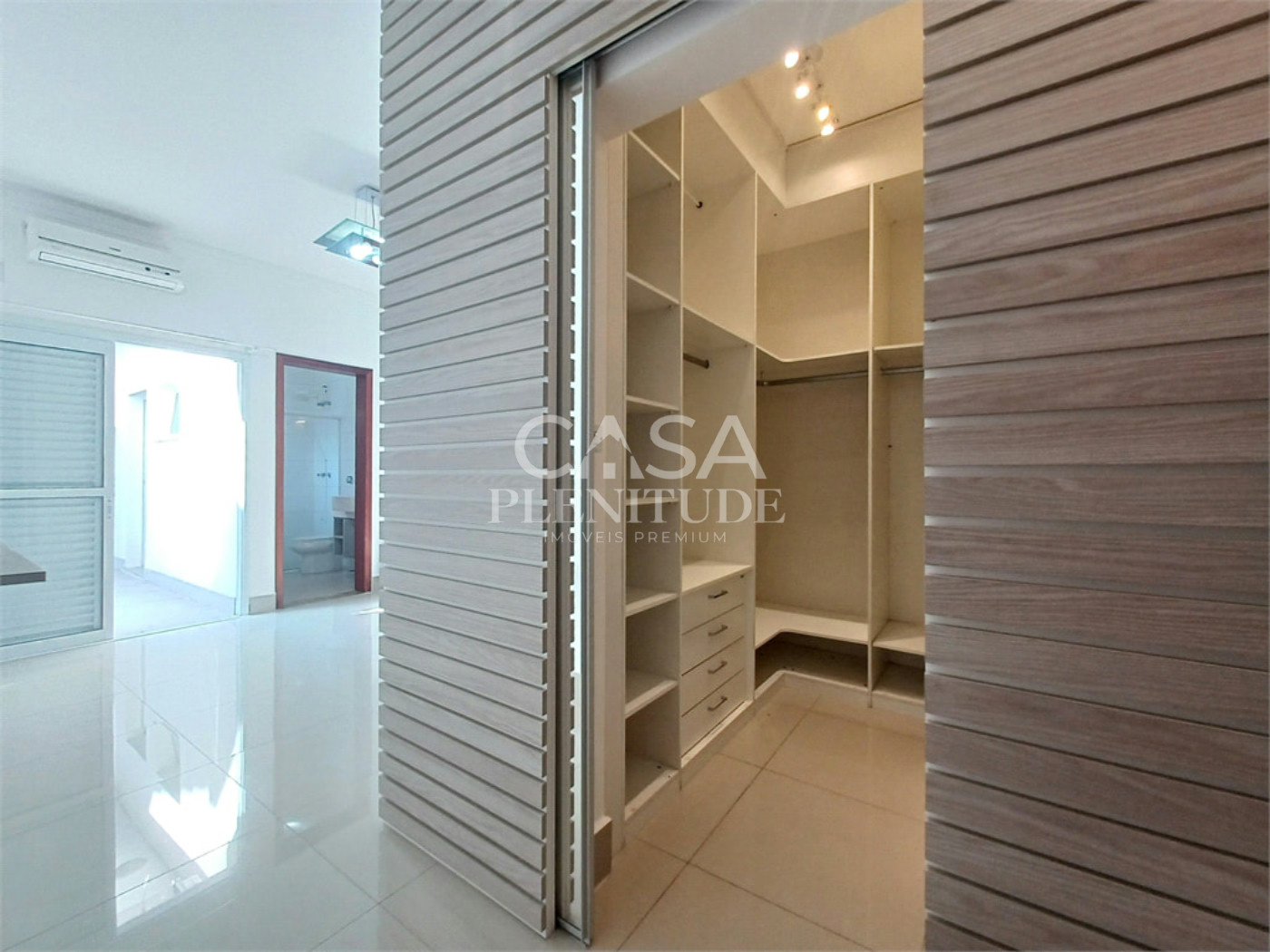 Casa em condomínio à venda com 3 suítes em Iporanga, Sorocaba, SP