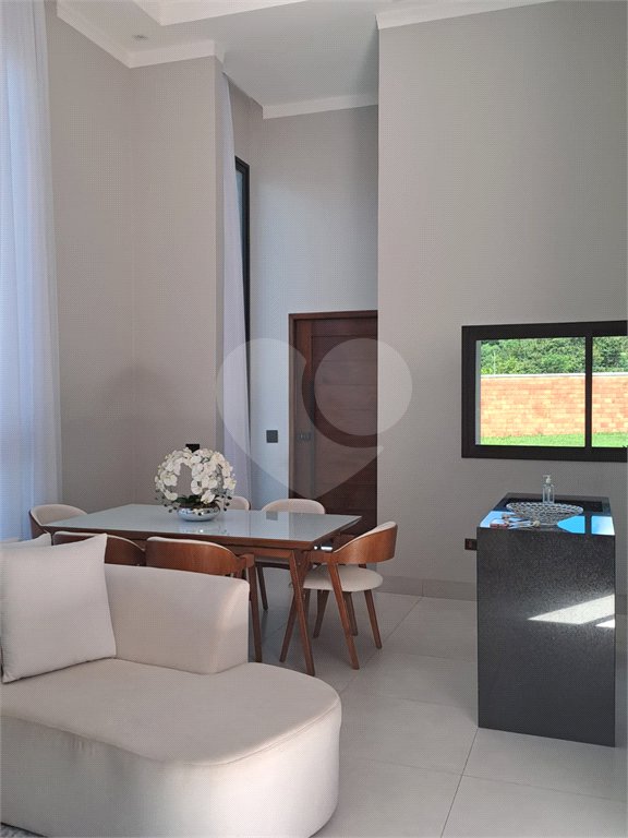 Casa à venda com 3 quartos, sendo 1 suíte, em Village Moutonnée, Salto, SP