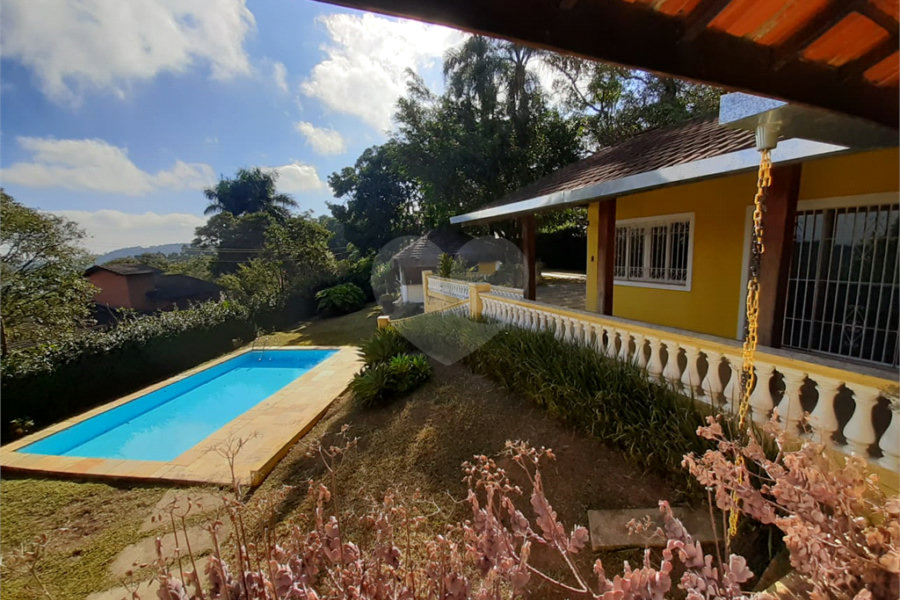 Casa Térrea à venda com 4 quartos, sendo 2 suítes, em Serra da Cantareira, Mairiporã, SP
