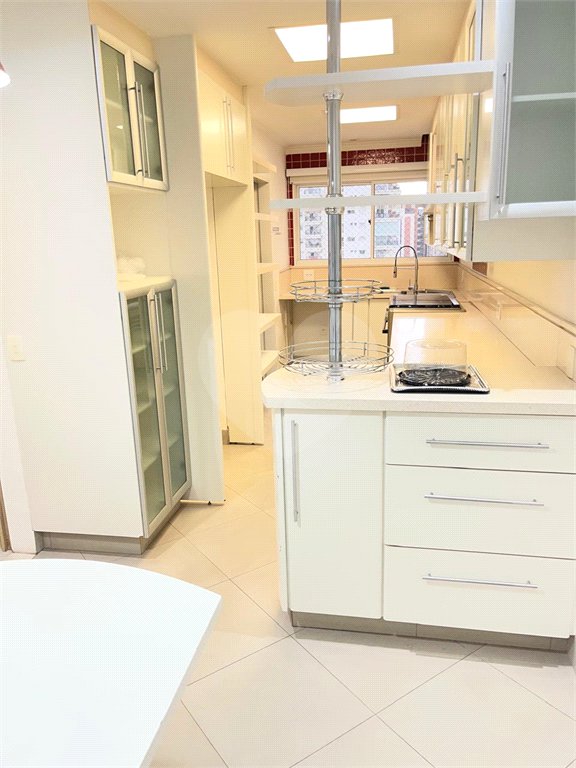 Apartamento para alugar com 3 suítes em Alphaville Centro Industrial e Empresarial/alphaville., Barueri, SP