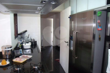 Apartamento à venda com 4 suítes em Jardim Vitória Régia, São Paulo, SP