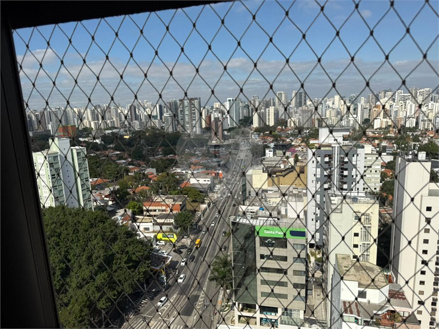 Apartamento à venda ou para alugar com 2 suítes em Vila Olímpia, São Paulo, SP