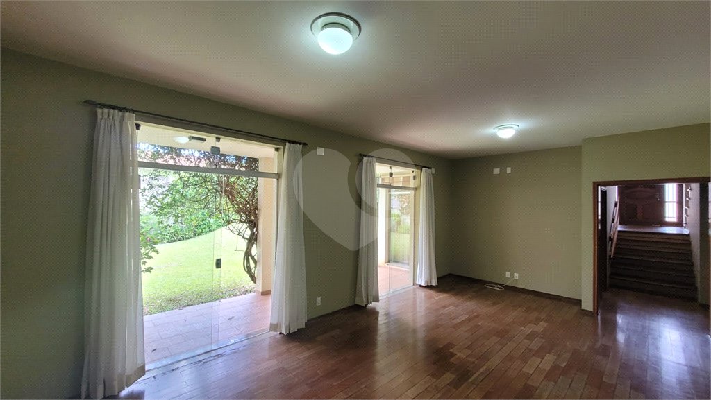 Casa à Venda . Aceita Permuta por Apto. ou Casa ,em Condomínio na Cidade São Paulo ou Bauru.