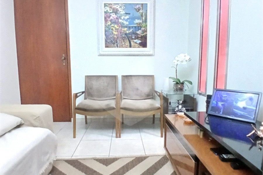 Casa à venda com 3 quartos, sendo 1 suíte, em Campo Limpo, São Paulo, SP