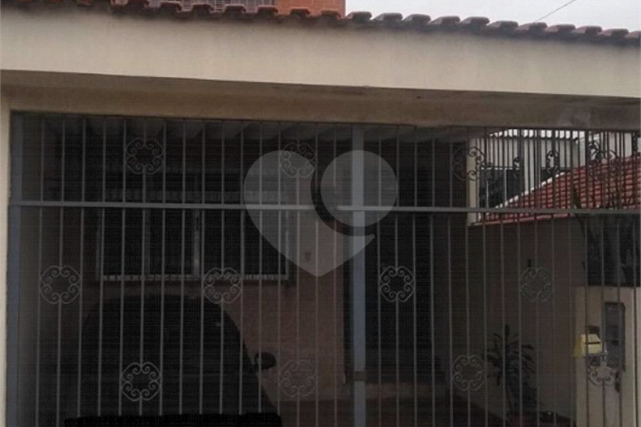 Sobrado à venda com 3 quartos no Brasilândia, São Paulo, SP