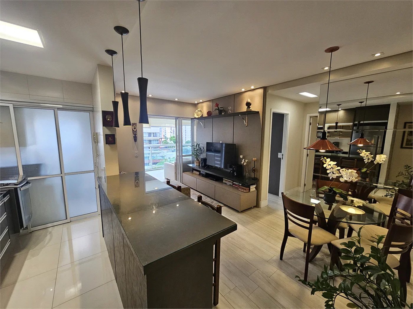 Apartamento para alugar com 2 quartos, sendo 1 suíte, em Jardim das Acácias, São Paulo, SP