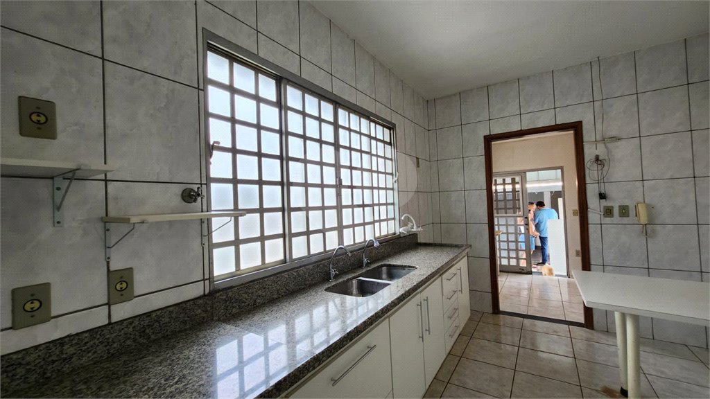 Casa à venda com 2 quartos, sendo 1 suíte, em Vila Suconasa, Araraquara, SP