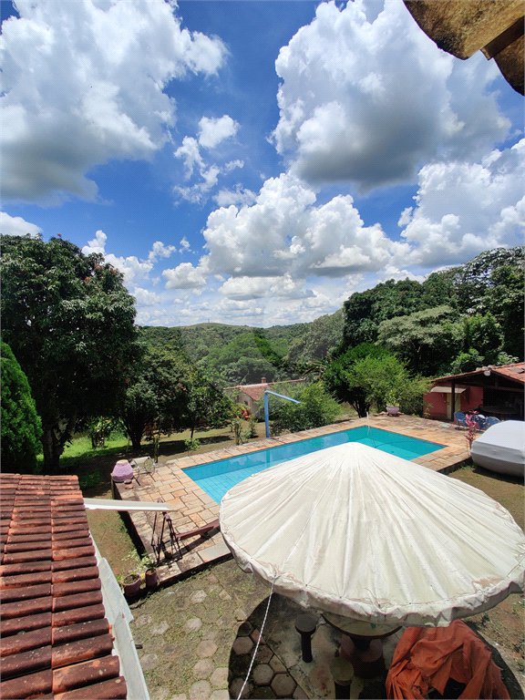 Casa à venda com 4 quartos, sendo 1 suíte, no condomínio Chacarás Bela Vista, Mairiporã - SP