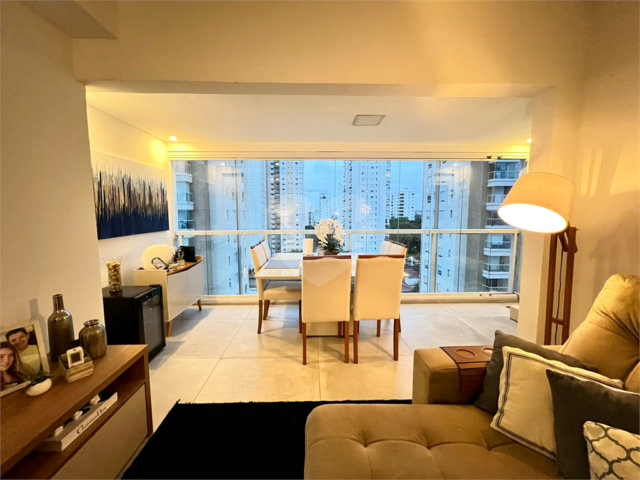Apartamento à venda com 2 quartos, sendo 1 suíte,  em Campo Belo, São Paulo, SP