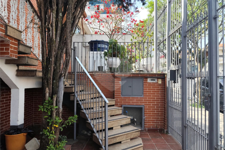 Sobrado à venda com 2 quartos em Vila Nivi, São Paulo, SP