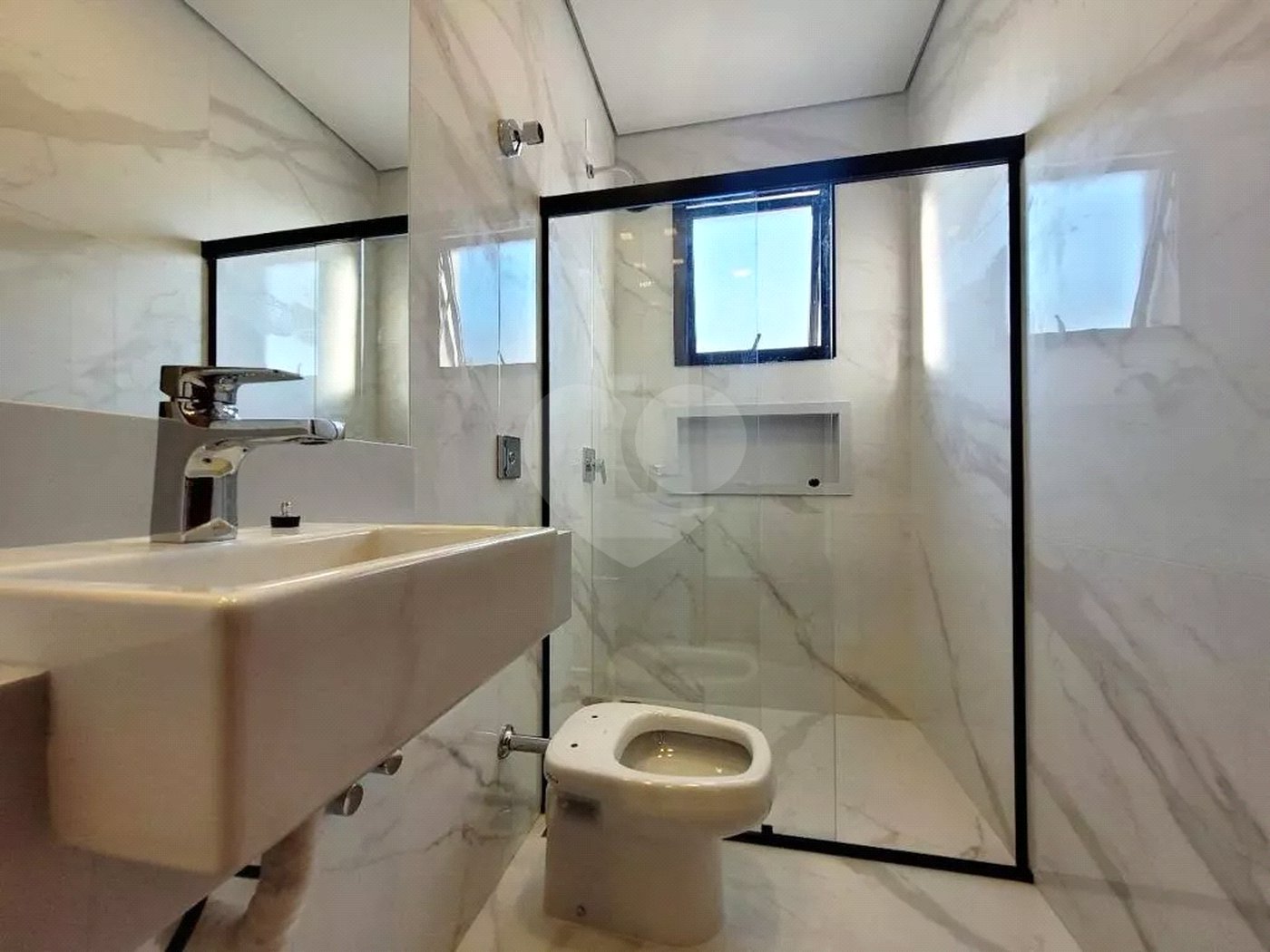 Casa à venda com 5 quartos, sendo 4 suítes,  no condomínio Alphaville Nova Esplanada 3, Votorantim - SP