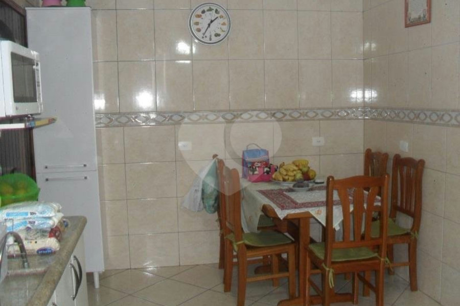 Sobrado à venda com 3 quartos, sendo 1 suíte, em Artur Alvim, São Paulo, SP