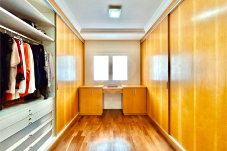 Casa à venda com 4 suítes no condomínio Quinta das Laranjeiras, Jundiaí - SP