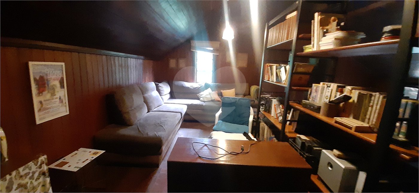 Casa à venda com 4 quartos, sendo 2 suítes, no condomínio Associação Reserva das Hortênsias, Mairiporã - SP