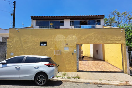 Sobrado à venda com 4 quartos, sendo 2 suítes, em Jardim Modelo, Suzano, SP
