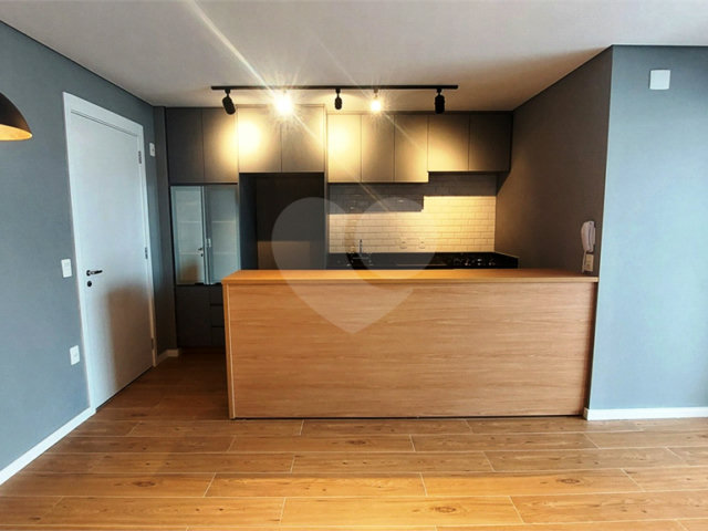 Apartamento à venda ou para alugar com 2 quartos, sendo 1 suíte,  em Vila Sofia, São Paulo, SP
