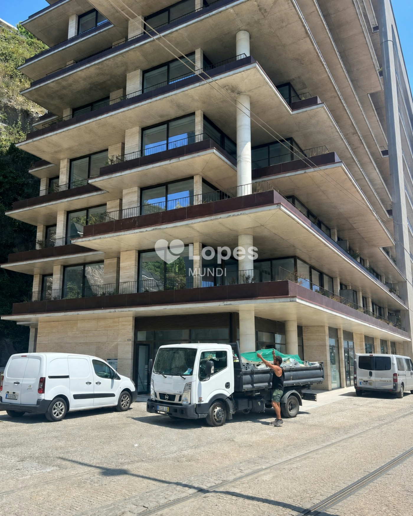Apartamento T4 à venda em Lordelo do Ouro, Porto, Portugal – 240 m²