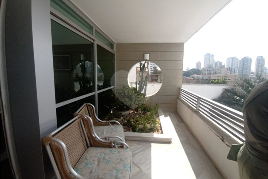 Sobrado à venda com 5 suítes em Santana, São Paulo, SP