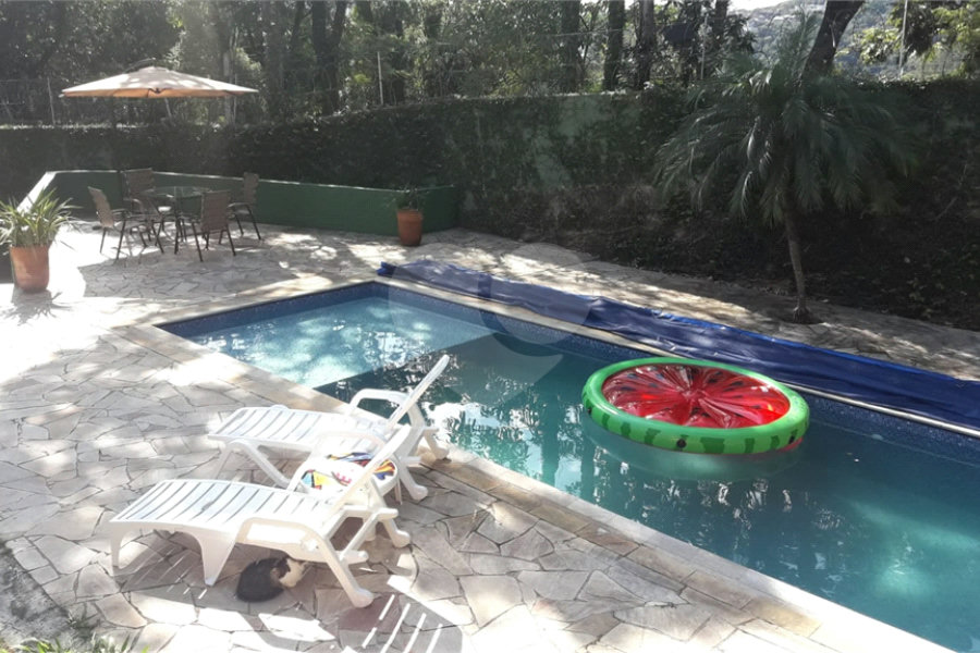 Casa à venda com 4 suítes em Roseira, Mairiporã, SP
