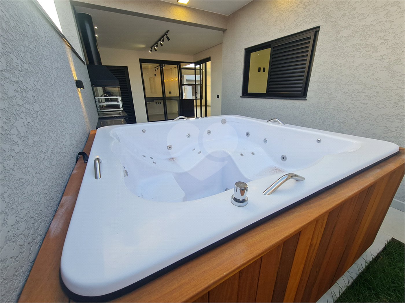 Casa à venda com 3 quartos, sendo 1 suíte, no condomínio Reserva Ipanema I, Sorocaba - SP
